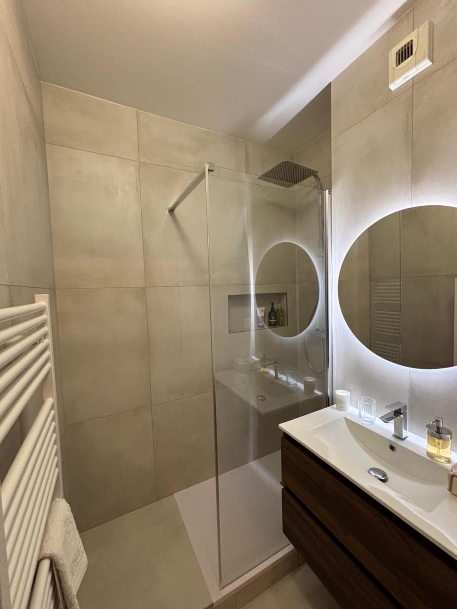 Апартаменти Le Boudoir - 2 Pieces Et Parking Ле-Плессі-Робенсон Екстер'єр фото