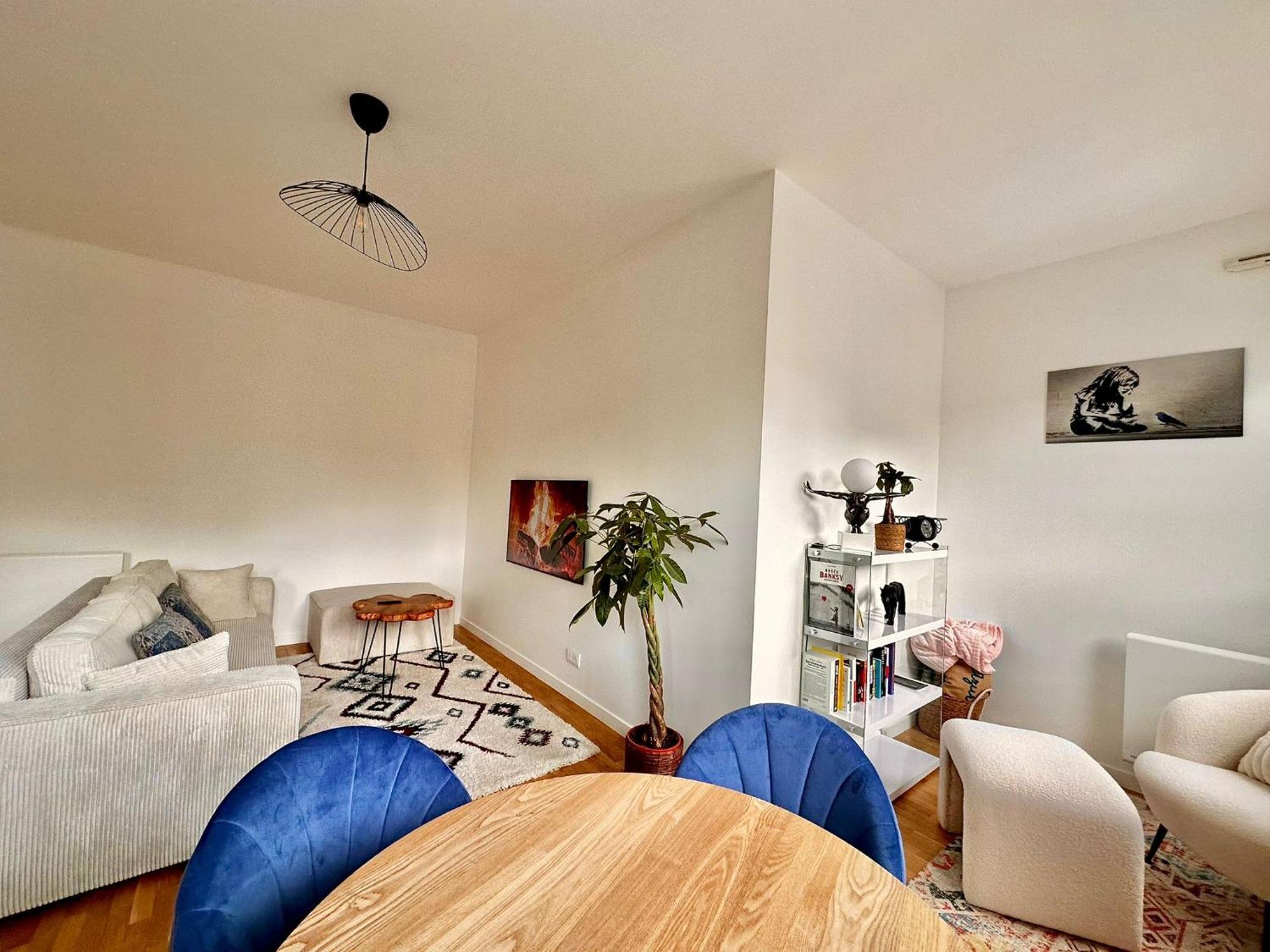 Апартаменти Le Boudoir - 2 Pieces Et Parking Ле-Плессі-Робенсон Екстер'єр фото