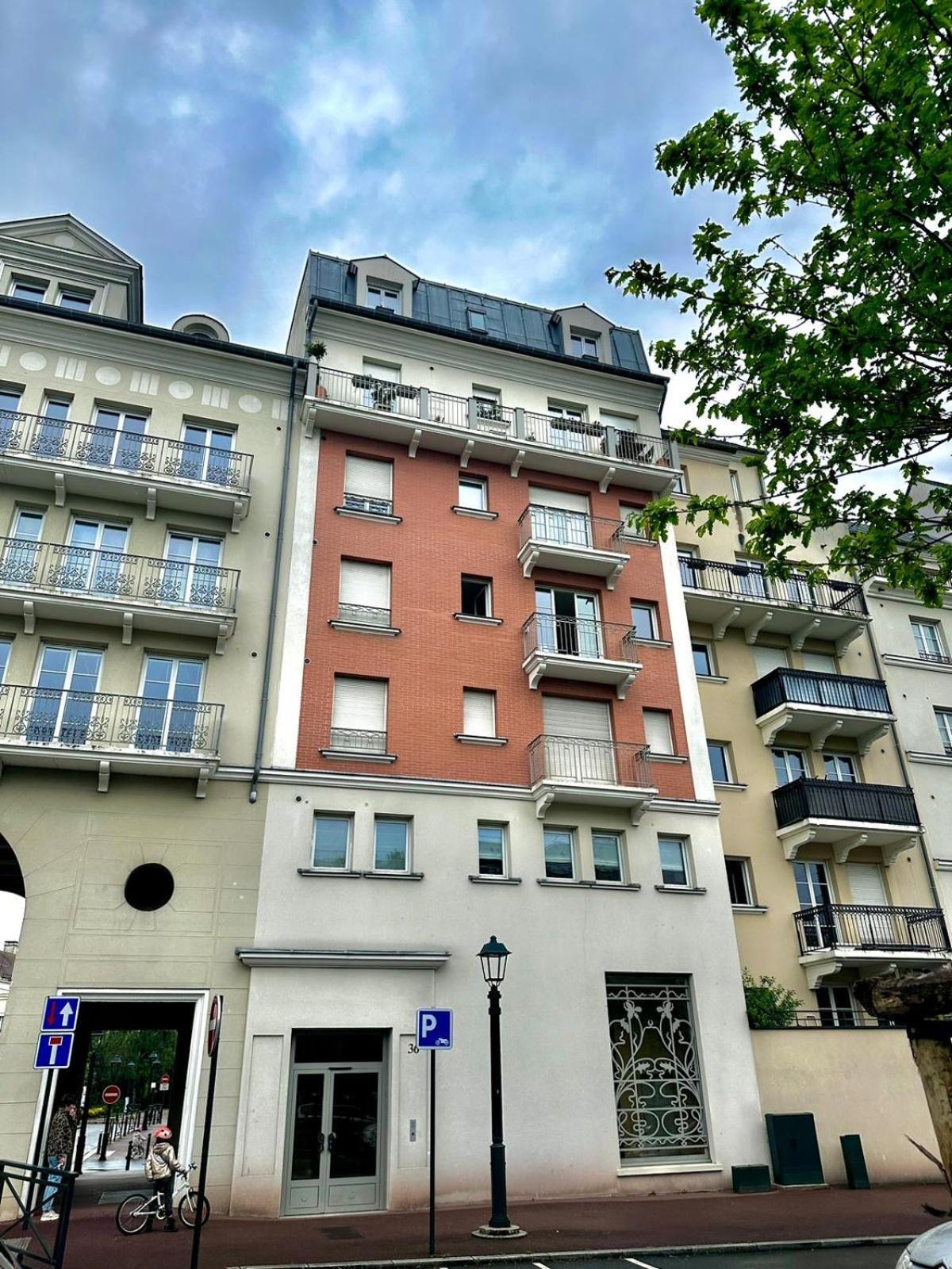 Апартаменти Le Boudoir - 2 Pieces Et Parking Ле-Плессі-Робенсон Екстер'єр фото